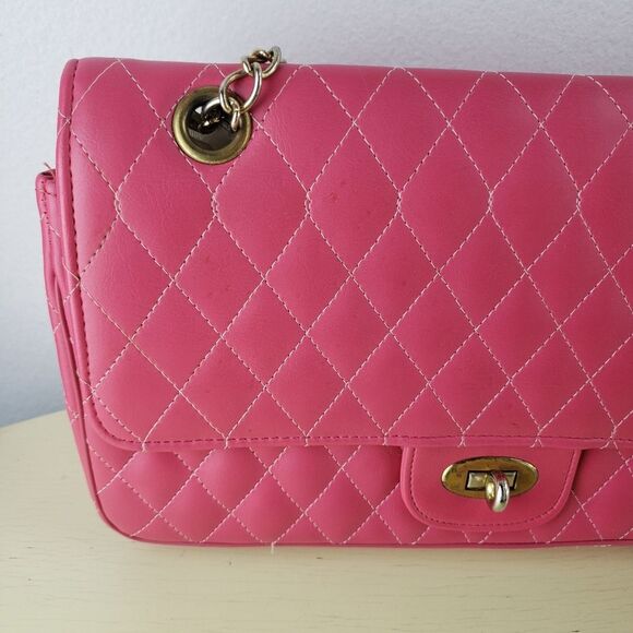 Women's Vintage Barbie Pink Quilted Golden Chain Bag - Picture 11 of 14